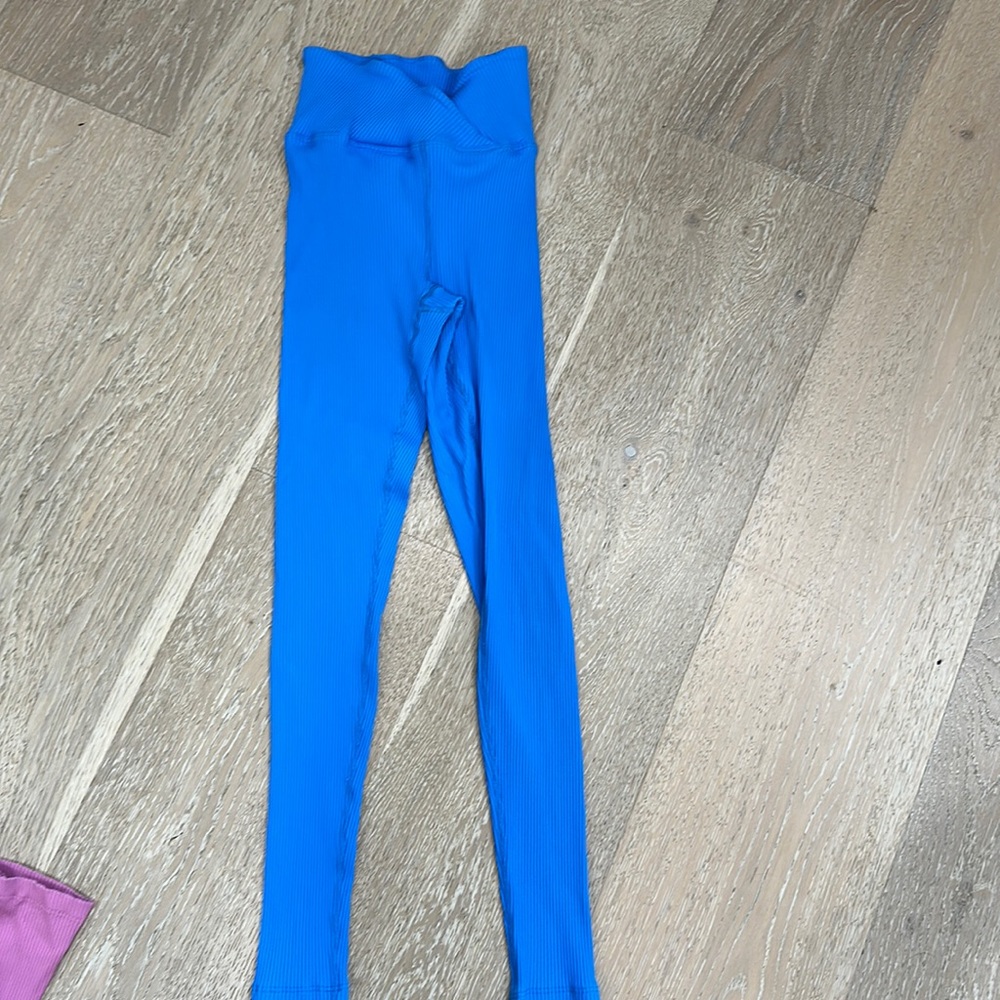 Yea of ours ribbed V cut leggings size small - worn once